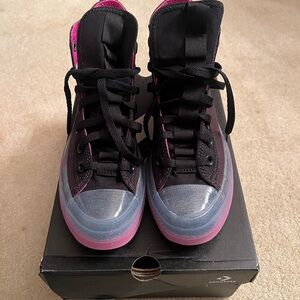 NWT Converse Unisex Chuck Taylor All Star Sneakers Glow W size 7.5 M size 5.5